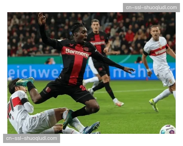 勒沃库森2-0奥林匹亚科斯，欧冠淘汰赛首回合占得先机